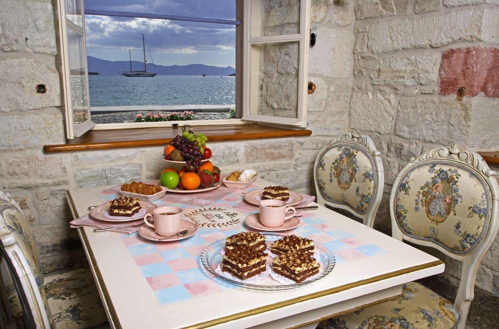 Lola 38 Hotel Foça Luaran gambar